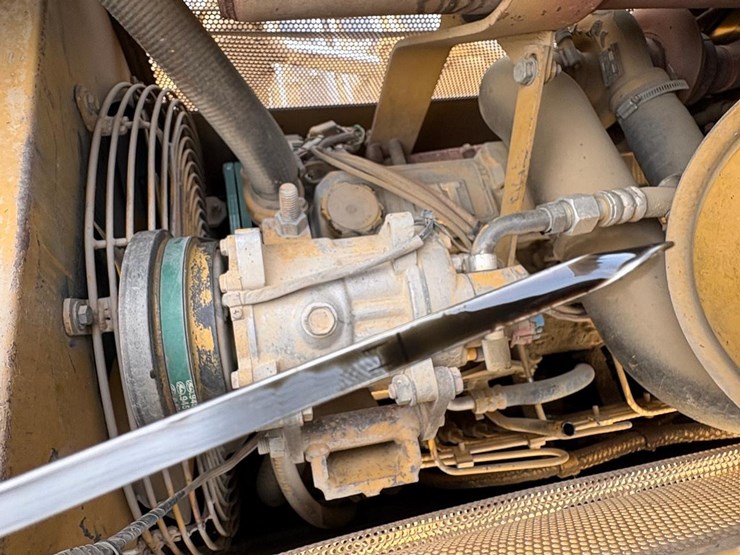 2001-caterpillar-d5c-xl-image-21