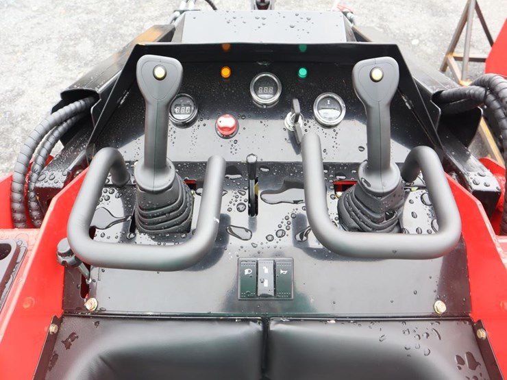 sdlanch-ssl200-skid-steer-loader-image-11