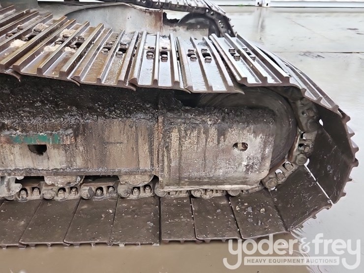 2014-komatsu-pc210-lc-10-image-11