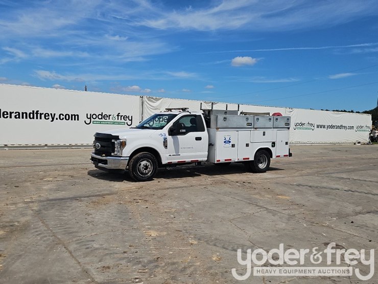 2018-ford-f350-sd-image-2