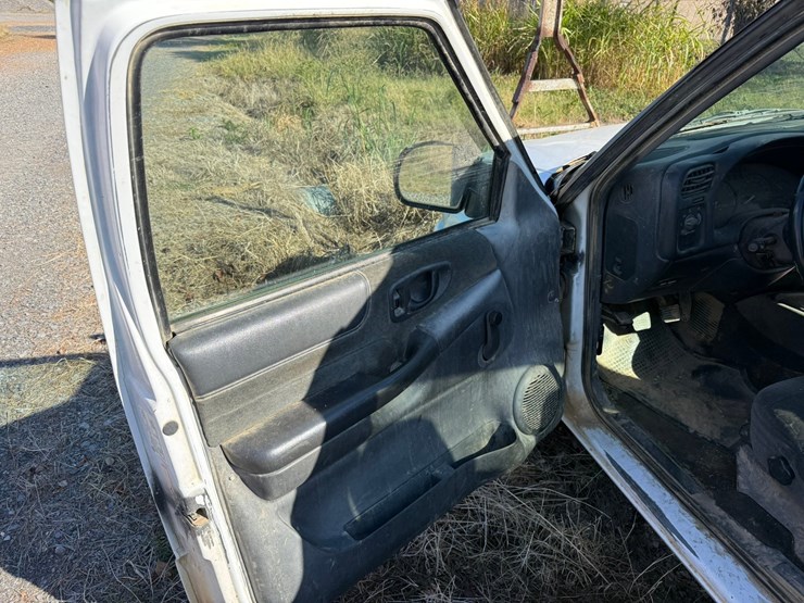 2002-chevrolet-s10-image-31