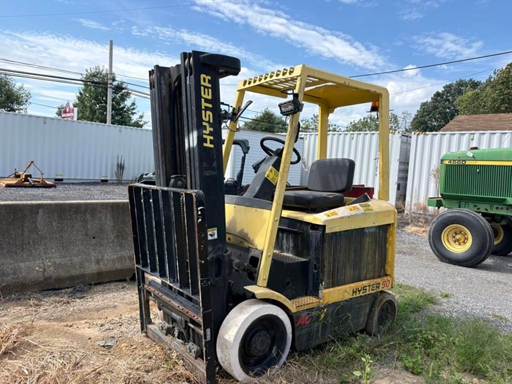 hyster-e502-33-forklift-image-2