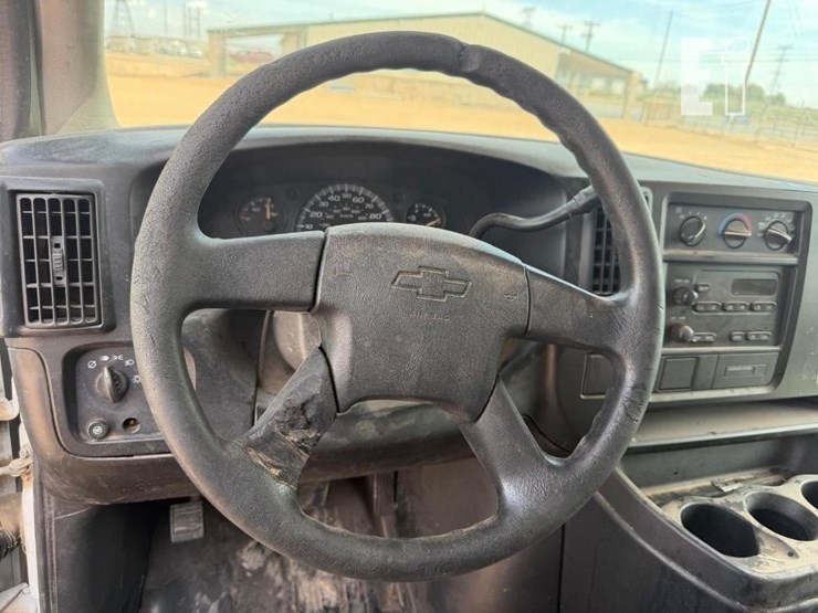 2006-chevrolet-express-1500-image-10