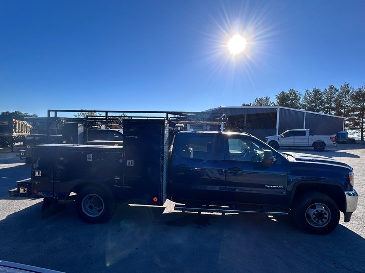 2017-gmc-3500-image-9