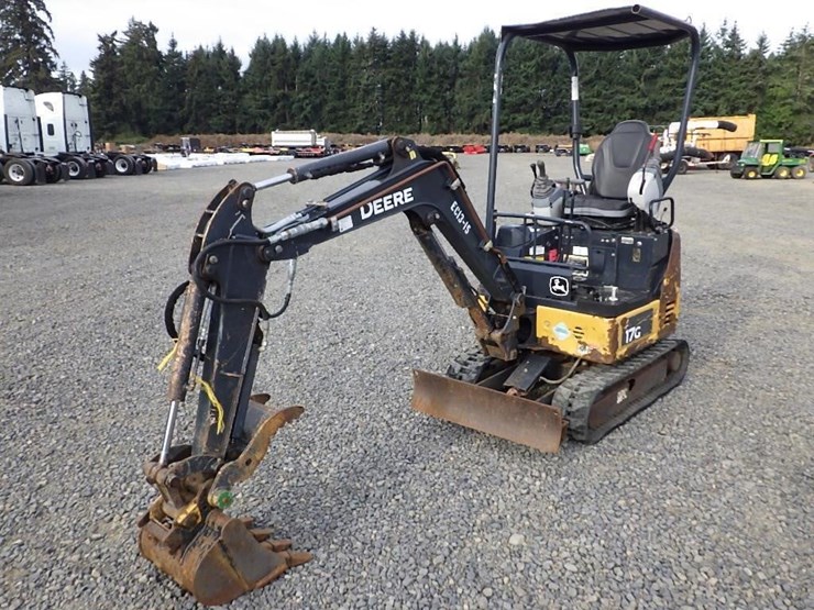 2017-deere-17g-image-1