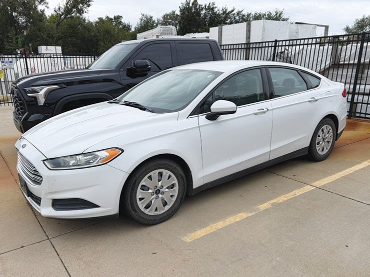 2014-ford-fusion-s-image-1