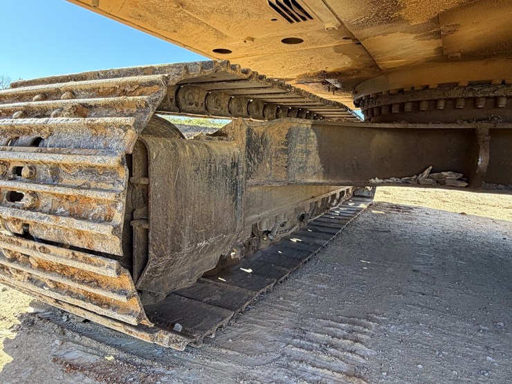 2017-caterpillar-336-image-9