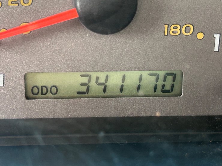 2004-toyota-sequoia-limited-image-19