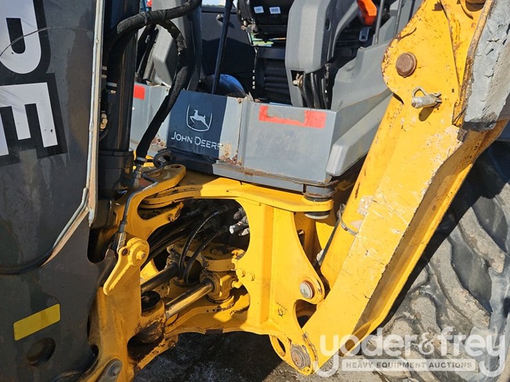 2016-deere-310sl-image-22