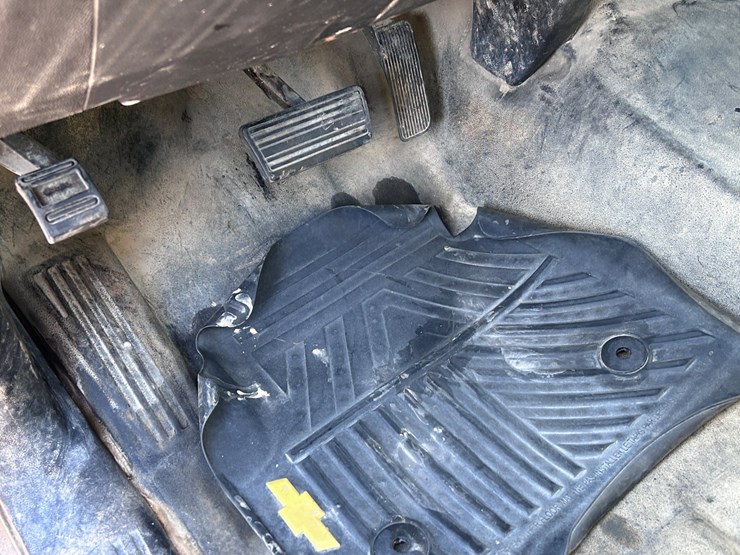 2016-gmc-3500-image-45