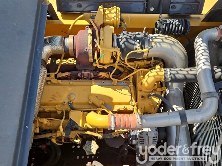 2019-deere-210g-image-34