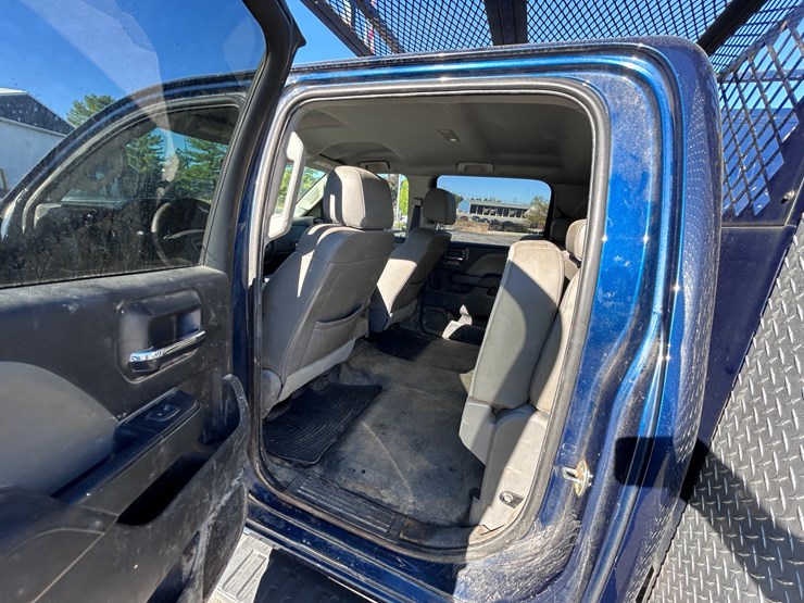 2017-gmc-3500-image-45