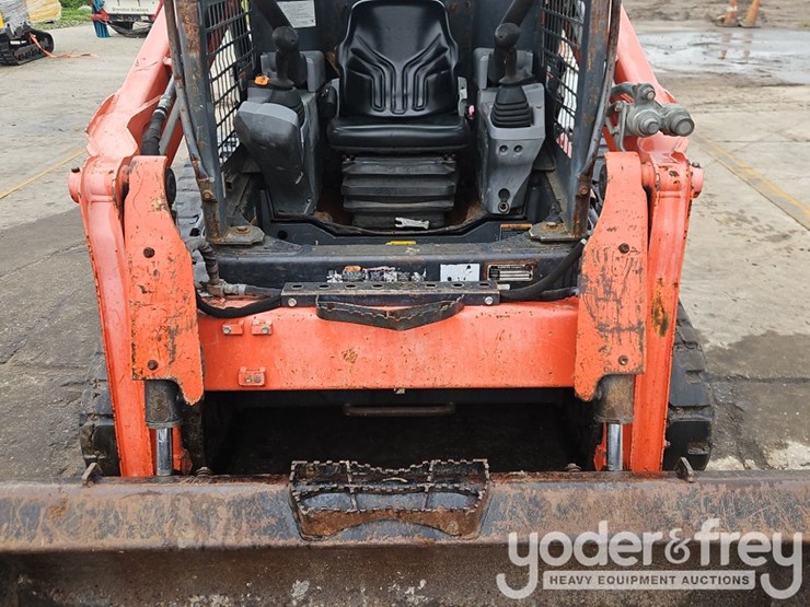 2019-kubota-svl65-2-image-12