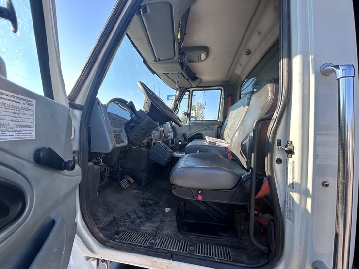 2007-international-durastar-4400-image-22