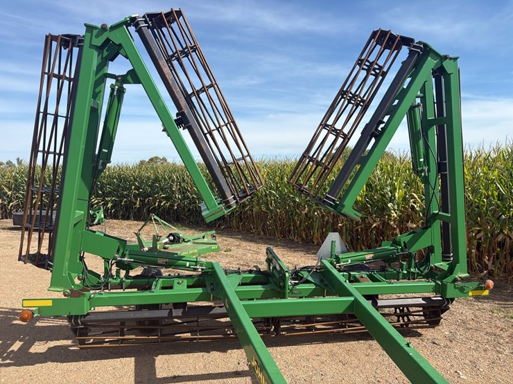 john-deere-200-image-4