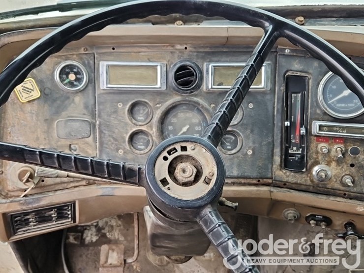 1990-ford-l8000-image-31