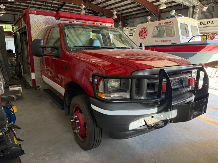 2004-ford-f550-image-2