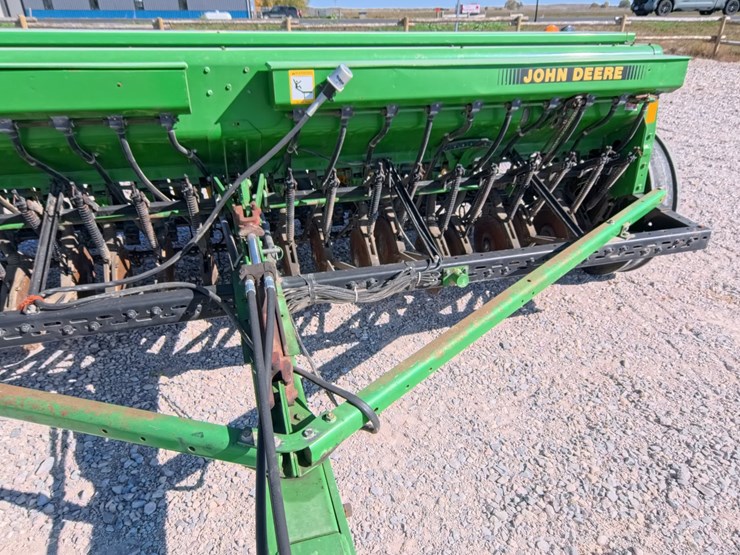 john-deere-450-image-11