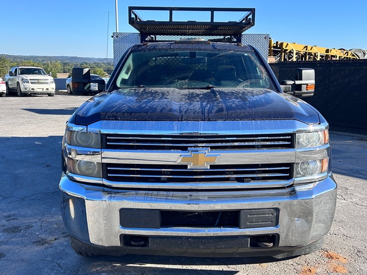 2016-gmc-3500-image-12