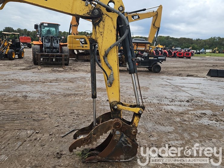 2020-yanmar-vio50-6a-image-16