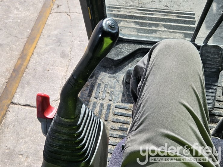 2015-komatsu-pc360-lc-11-image-39