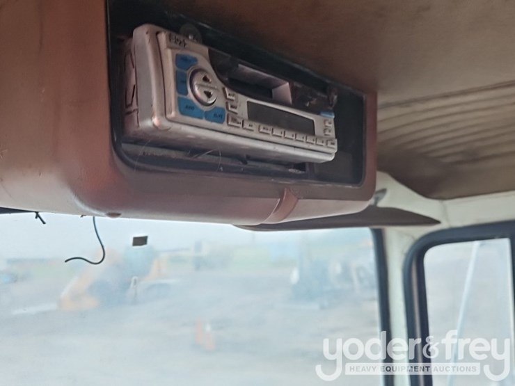 1990-ford-l8000-image-28