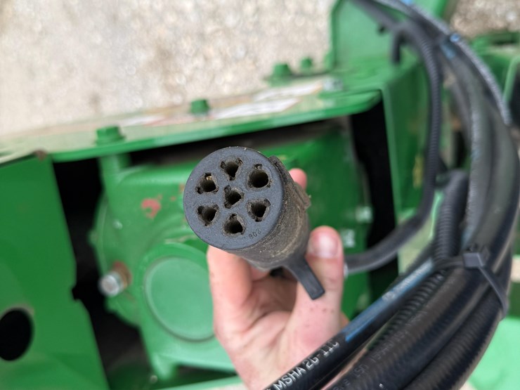 2020-john-deere-946-image-17