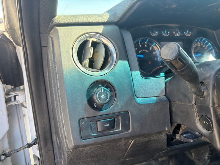 2013-ford-f150-xlt-image-38