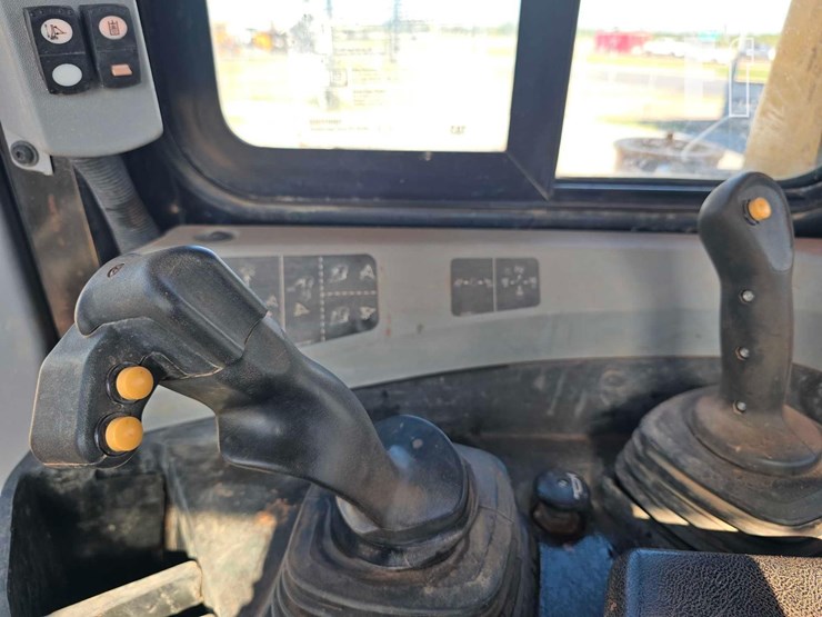 2016-caterpillar-d6t-xl-image-19