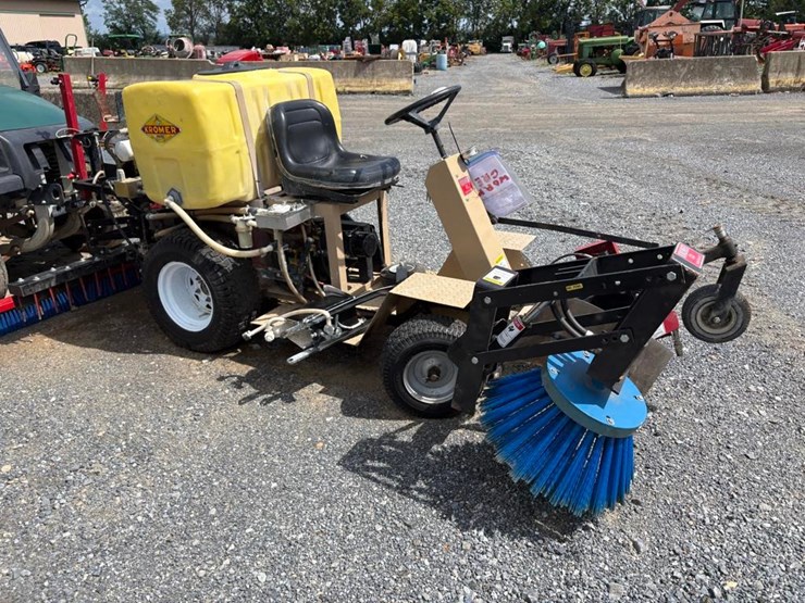 kromer-b200-line-painter/groomer-image-6