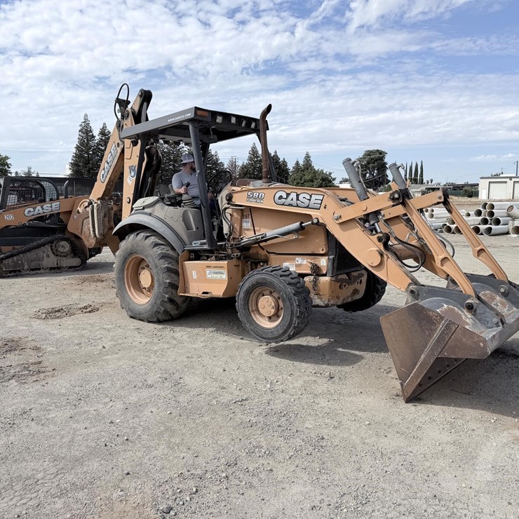 2012 CASE 580SN