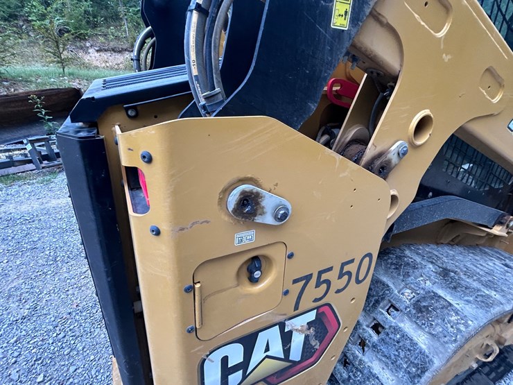 2025-caterpillar-255-image-29