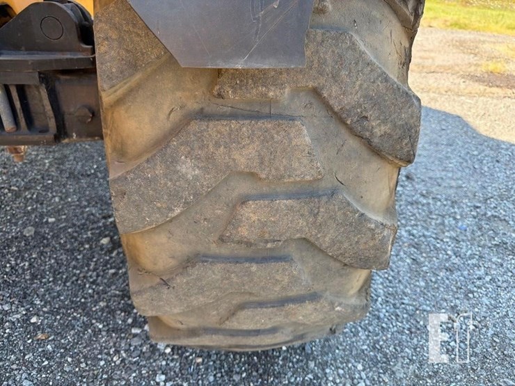 2017-jcb-512-56-image-33