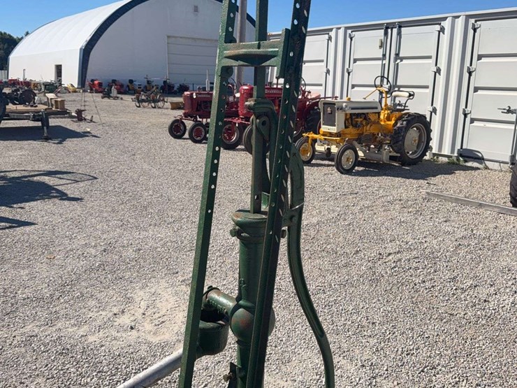 well-pump-display-image-4