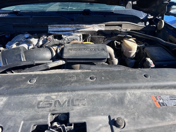 2017-gmc-3500-image-49