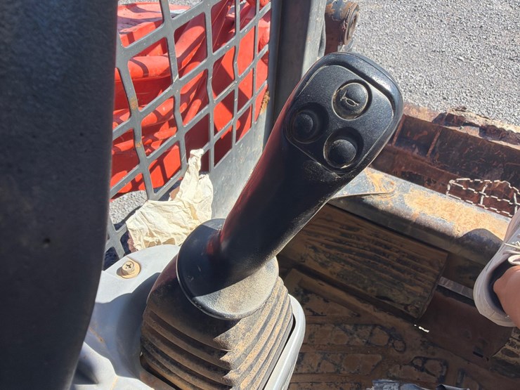 2016-kubota-svl75-2-image-32