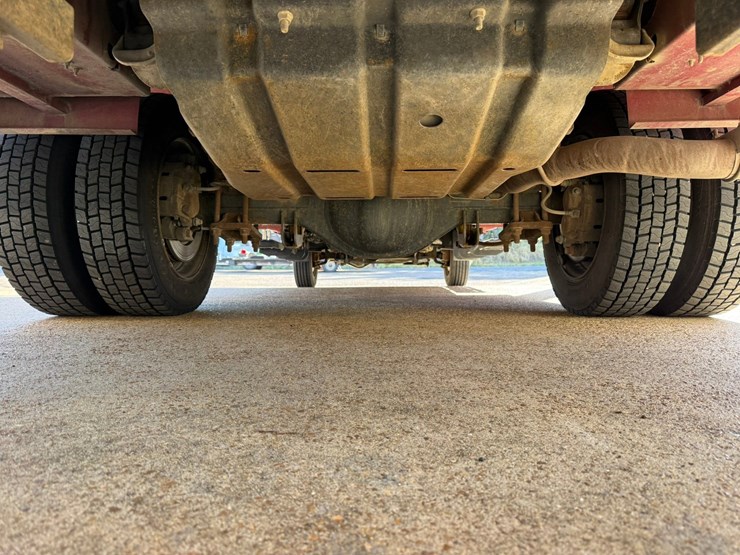 2004-ford-f550-image-21