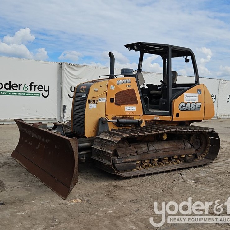 2016 CASE 850M