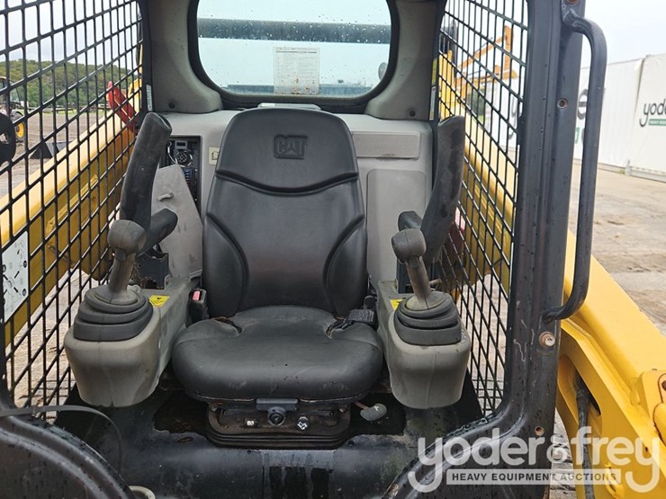 2018-caterpillar-257d-image-23