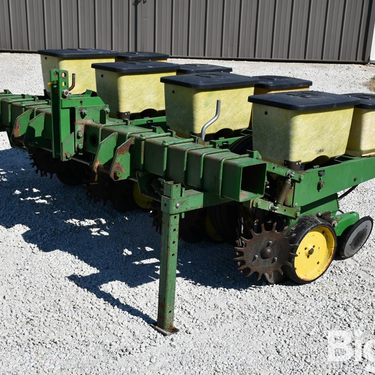 JOHN DEERE 7100