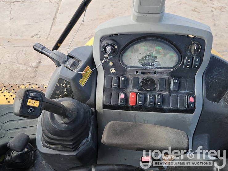 2018-caterpillar-420f2-it-image-27