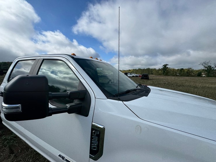 2019-ford-f350-xl-image-24