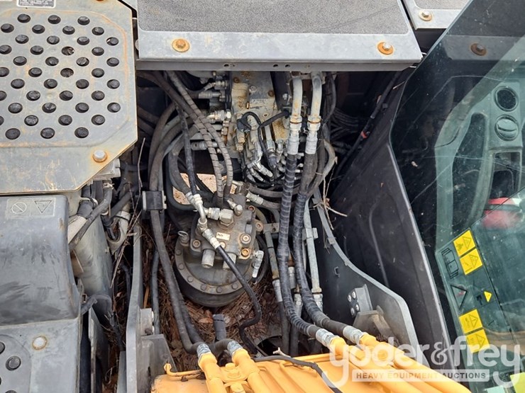 2017-case-cx160d-image-28