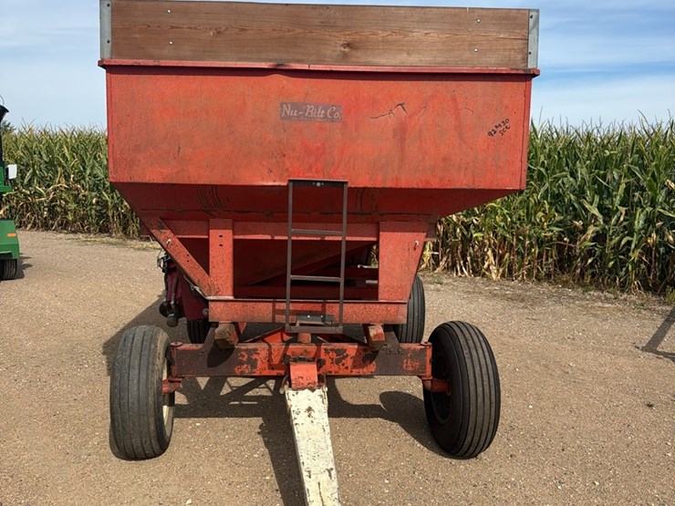nu-bilt-co-(2)-compartment-gravity-wagon-seed-tender-w/-hyd-sudenga-brush-auger-image-2