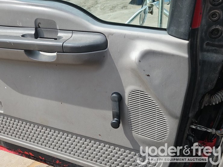 2000-ford-f650-xl-image-22