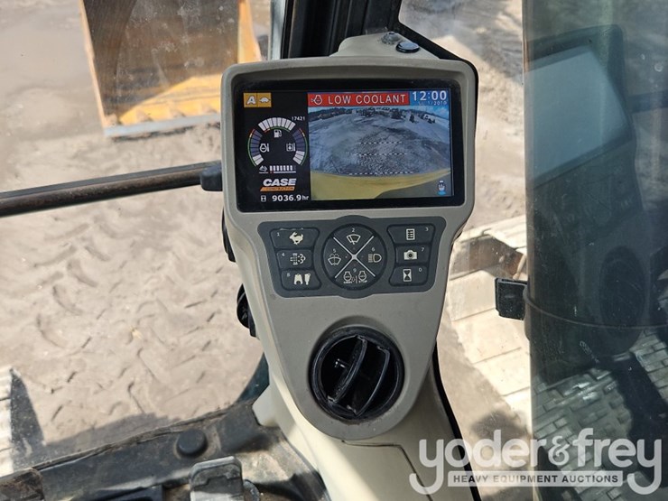 2016-case-cx250d-image-35