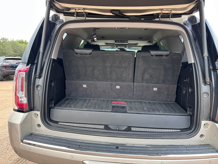 2017-gmc-yukon-denali-image-27