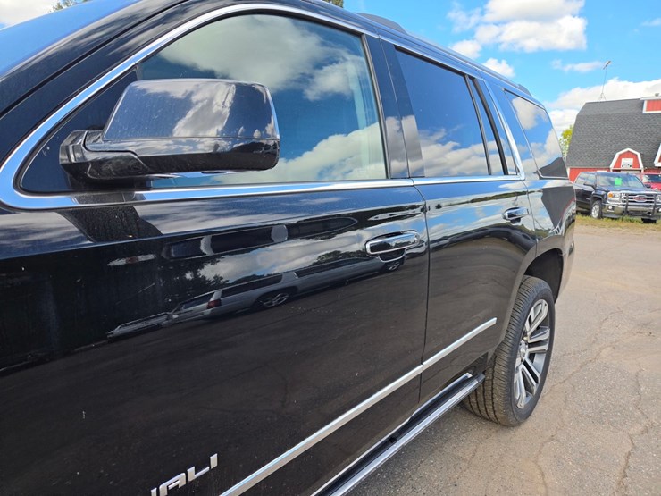 2019-gmc-yukon-image-18