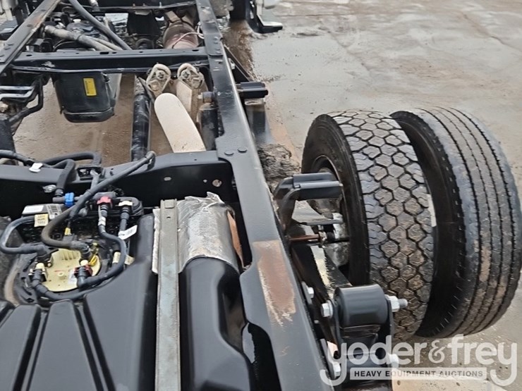 2018-ford-f550-image-15