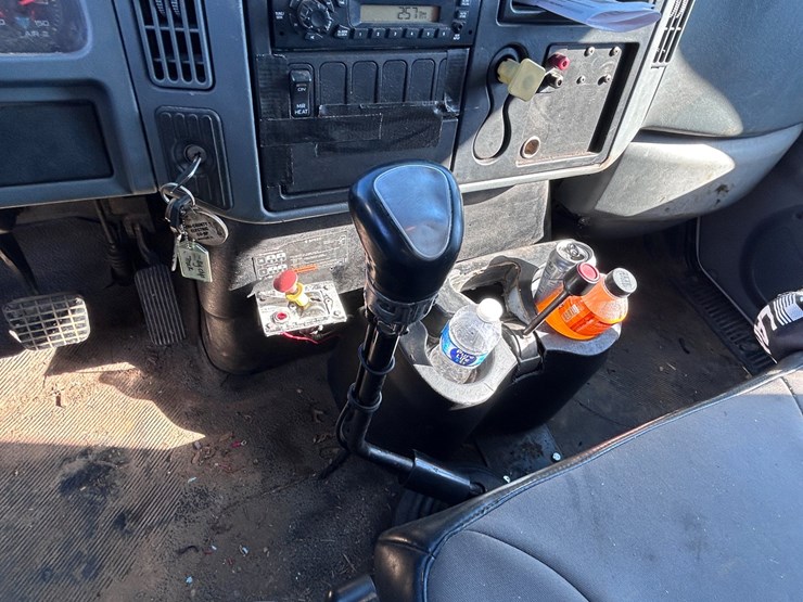 2002-international-durastar-4400-image-31